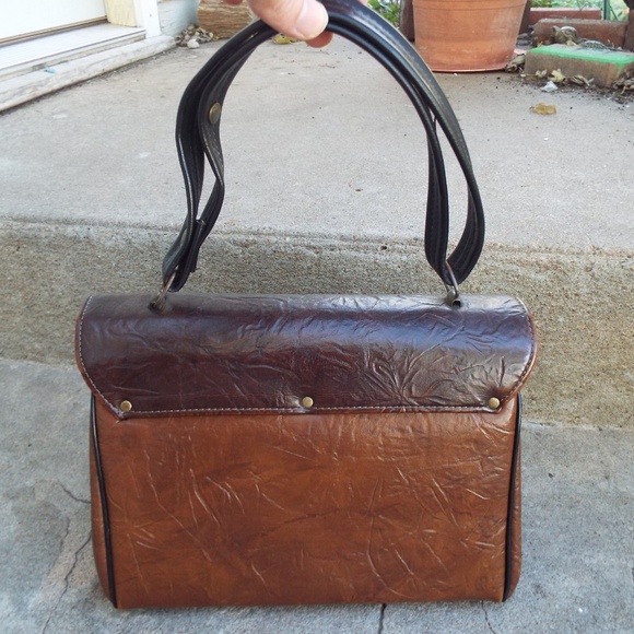 Vintage 1960's Naugahyde Ladies Shoulder Bag - Picture 2 of 8